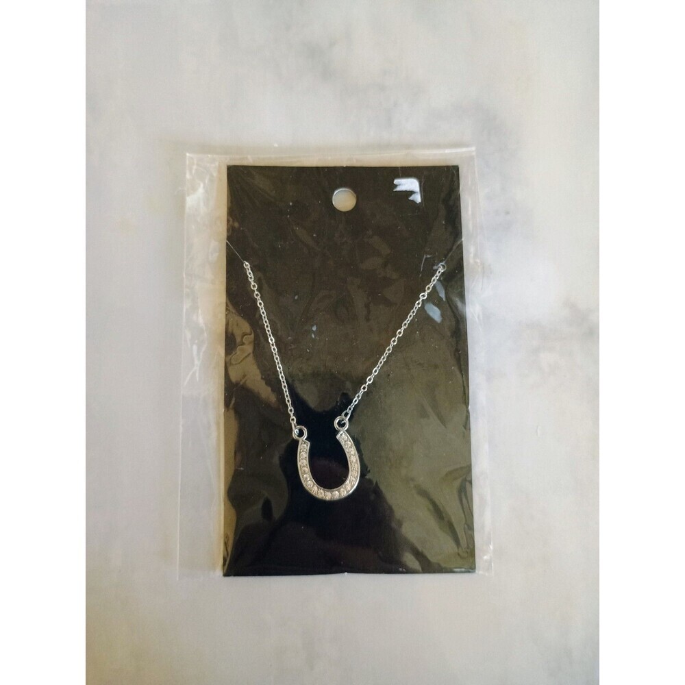 Generic SilverTone Horseshoe Necklace Costume Jewelry
